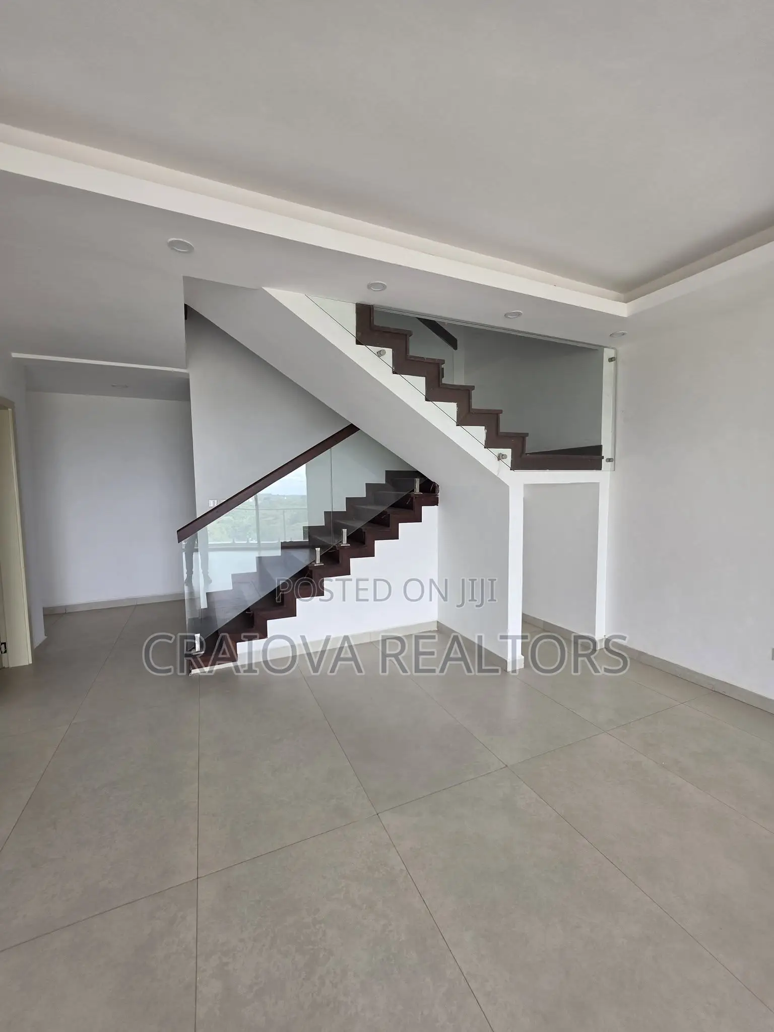 4bdrm Duplex in Spring Valley for sale