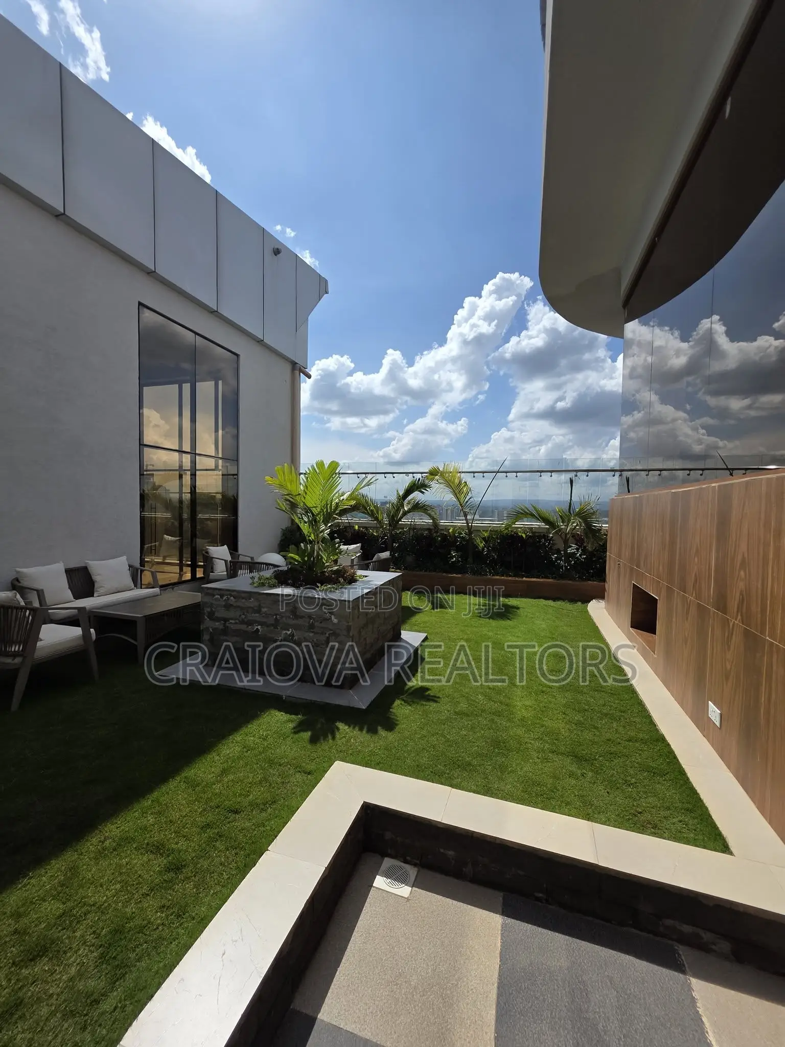 4bdrm Duplex in Spring Valley for sale
