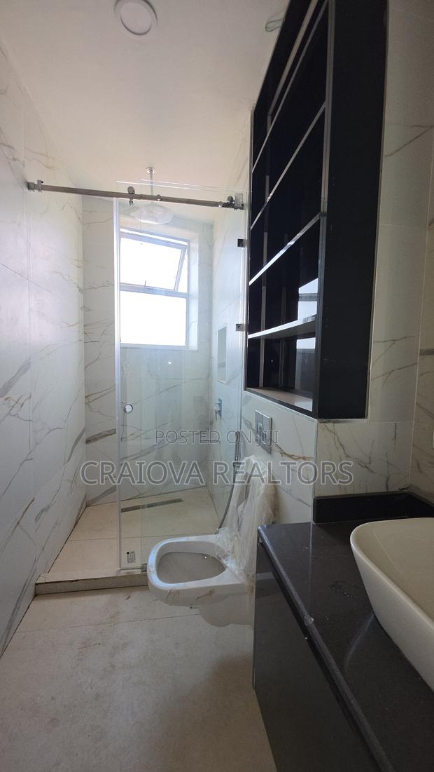 4bdrm Duplex in Spring Valley for sale - thumbnail 10