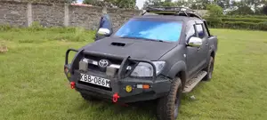 Toyota Hilux 2004 Black