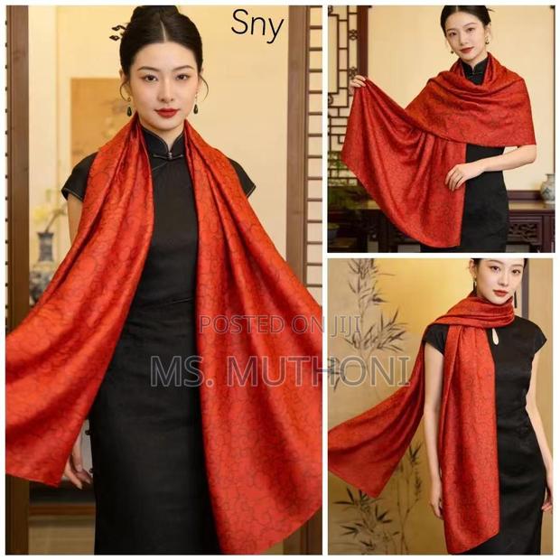 Jacquard Shawl Inspired by Traditional Chinese Designs - thumbnail 2