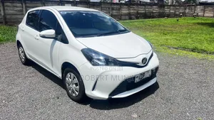 Toyota Vitz 2016 Pearl