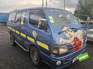 Toyota HiAce 1999 Blue