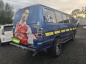 Toyota HiAce 1999 Blue
