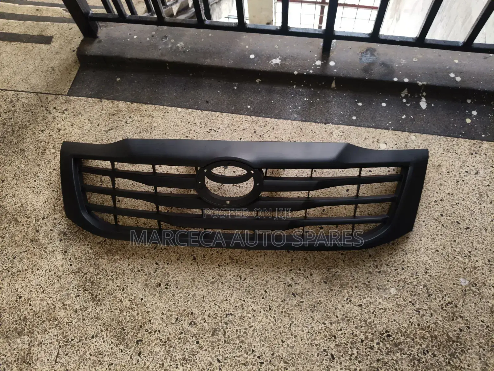 Grill Hilux Vigo,