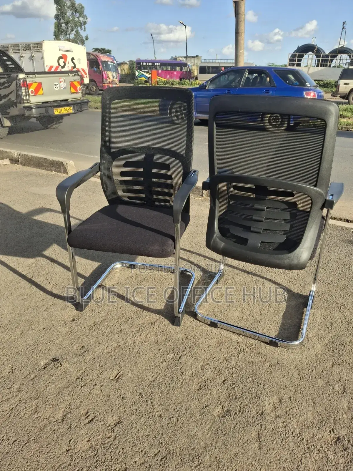 Black Mesh Office Visitors Chairs