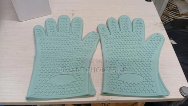 Silicon Oven Gloves - thumbnail 3