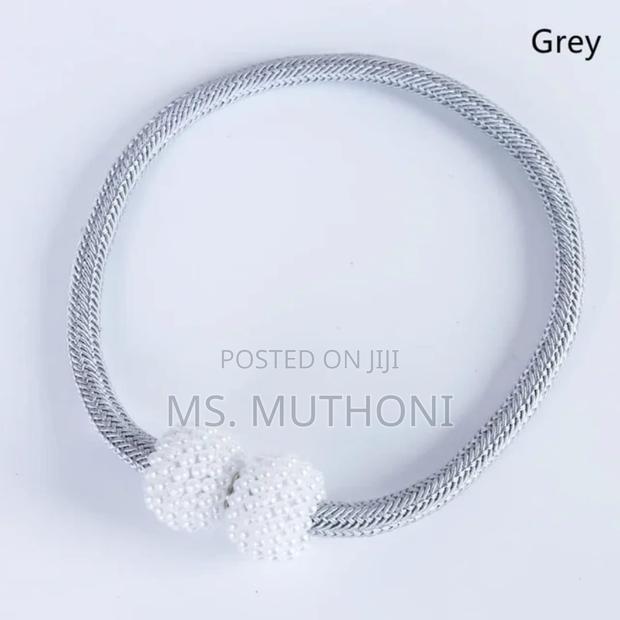 A Pair Magnetic Curtains Holders With Pearls* - thumbnail 5