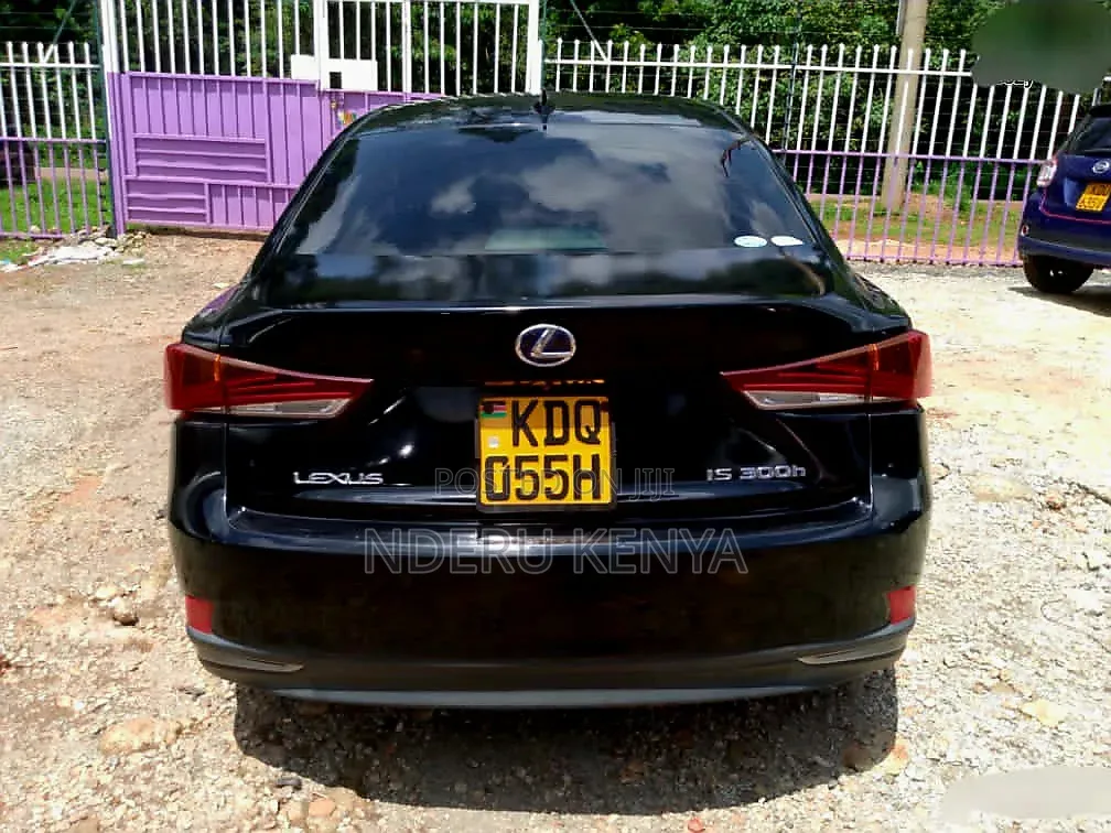 Lexus IS 300h 4WD 2017 Black