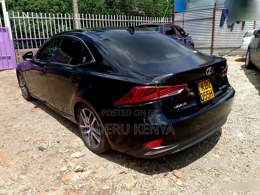 Lexus IS 300h 4WD 2017 Black