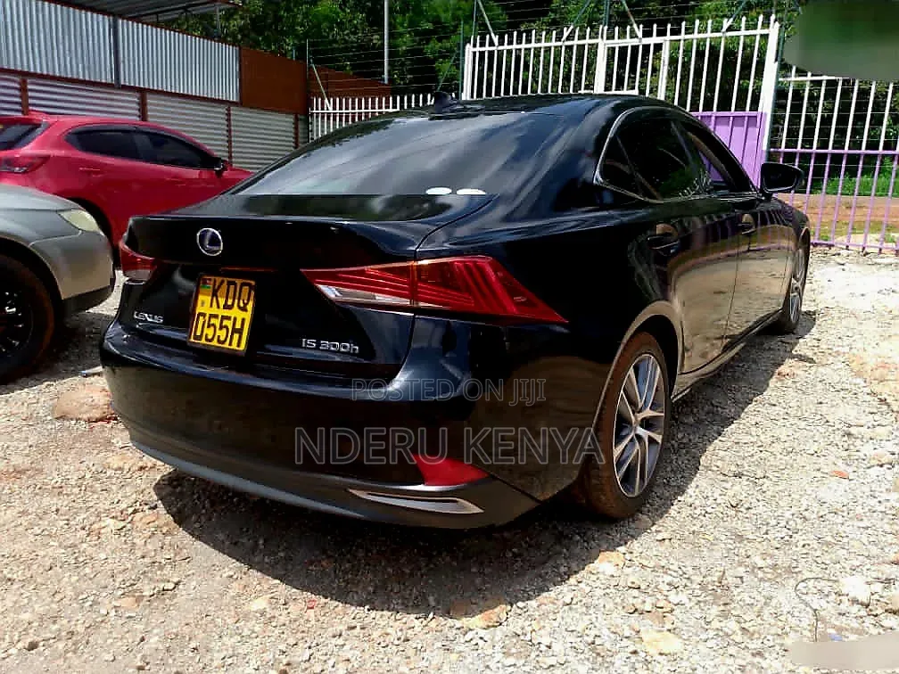 Lexus IS 300h 4WD 2017 Black