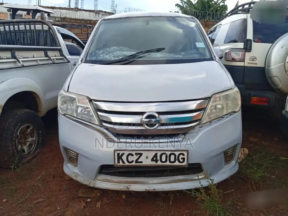 Nissan Serena 2013 Blue