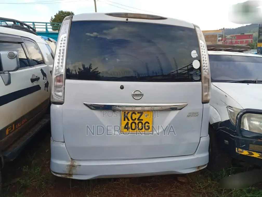 Nissan Serena 2013 Blue