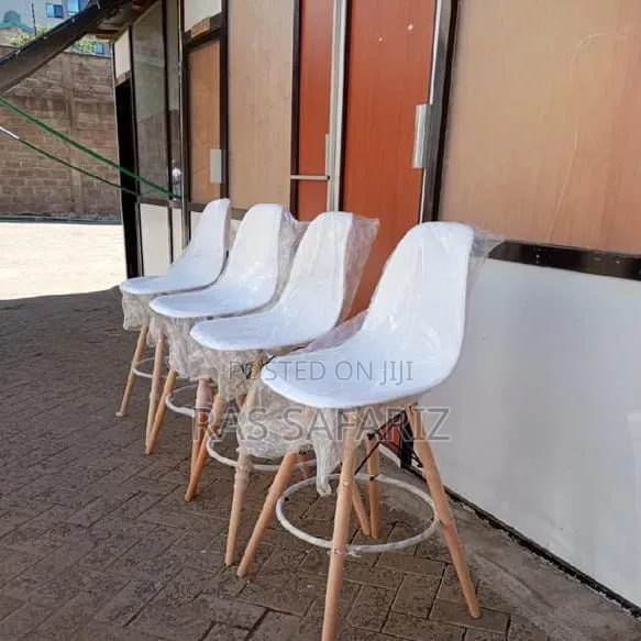 Aemes Chairs Counter