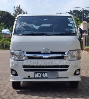 Toyota HiAce 2014 White