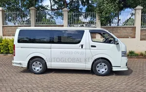 Toyota HiAce 2014 White