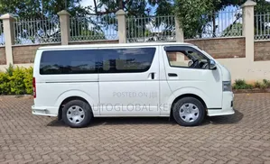 Toyota HiAce 2014 White