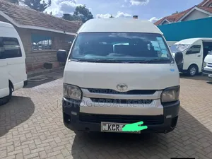 Toyota HiAce 2014 White