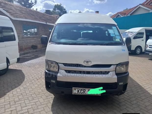 Toyota HiAce 2014 White - thumbnail 3