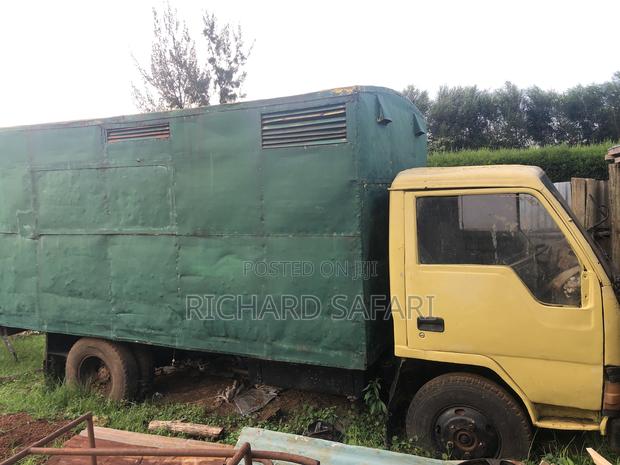 Mitsubishi Canter 2000 Yellow - thumbnail 2