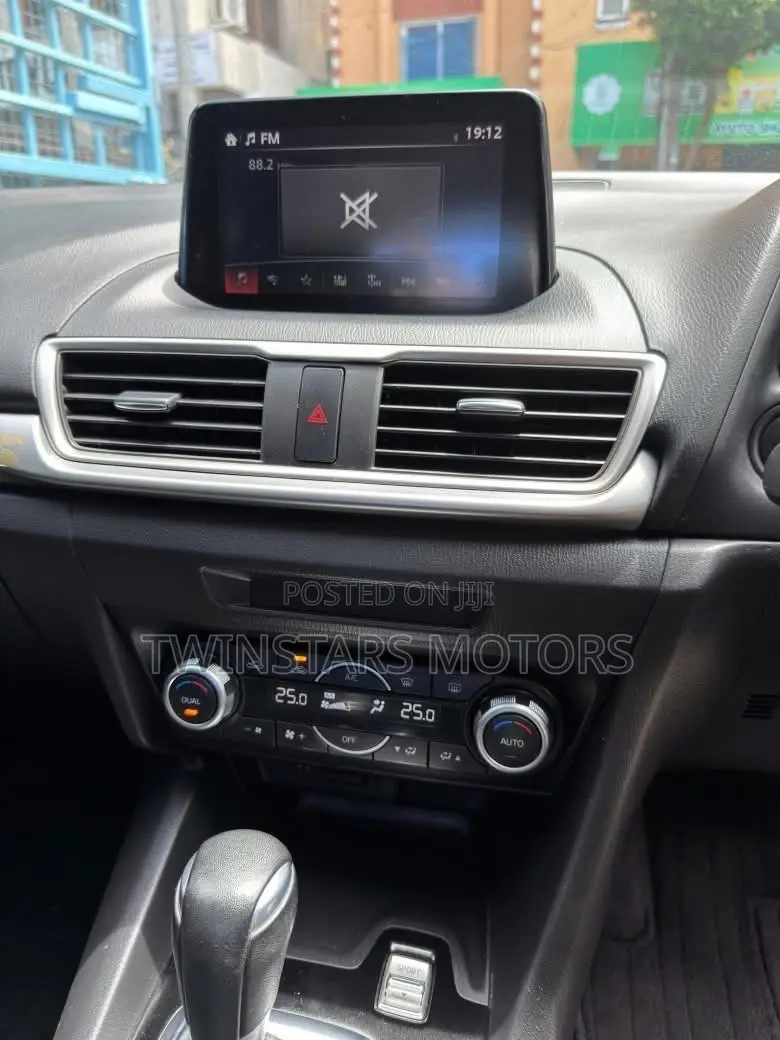 Mazda Axela 2019 Brown