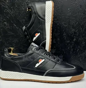 Ellesse Casual Sneakers Featuring a Distinct Textured Gum Sole 40-45