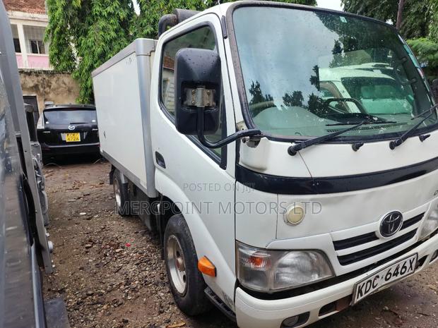 Toyota Dyna 2015 White - thumbnail 2