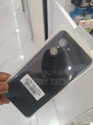 This Is a Oneplus Nord 5 5g Leather Case in Black.
