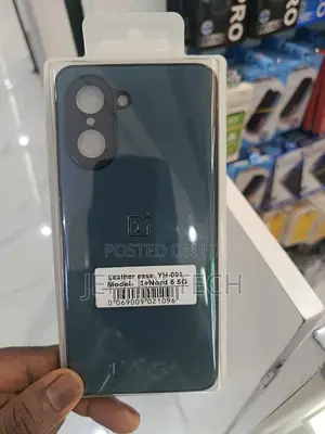 This Is a Dark Green Leather Case for a Oneplus Nord Ce 3 5g.