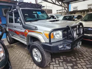 Toyota Land Cruiser 2019 Ivory