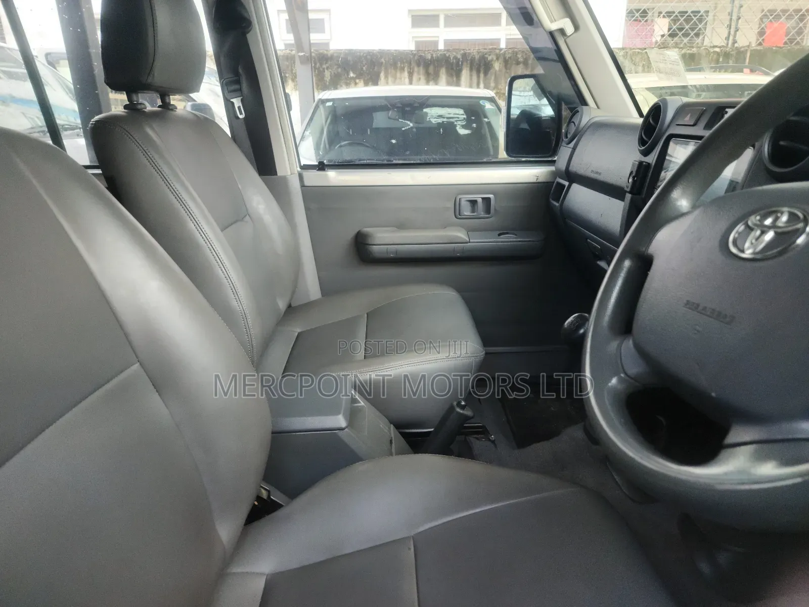 Toyota Land Cruiser 2019 Ivory