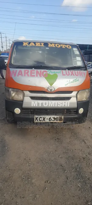Toyota HiAce 2012 Silver