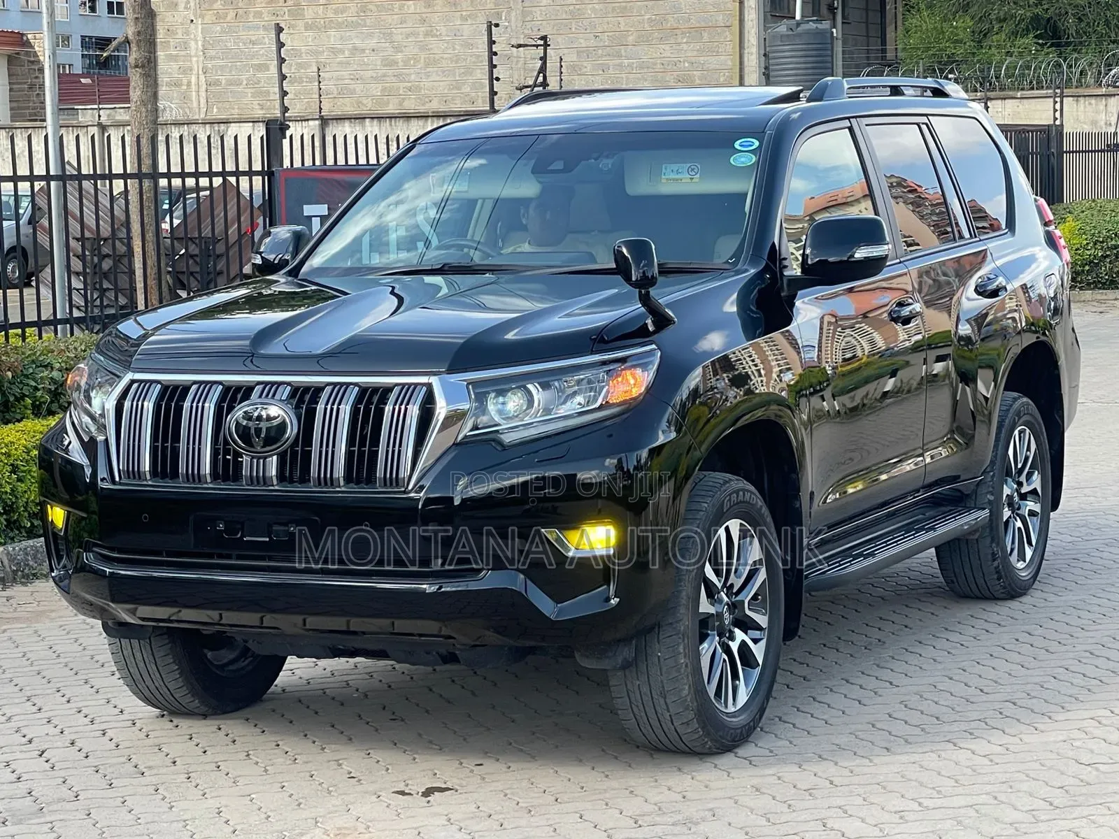 Toyota Land Cruiser Prado 2.7 2022 Black