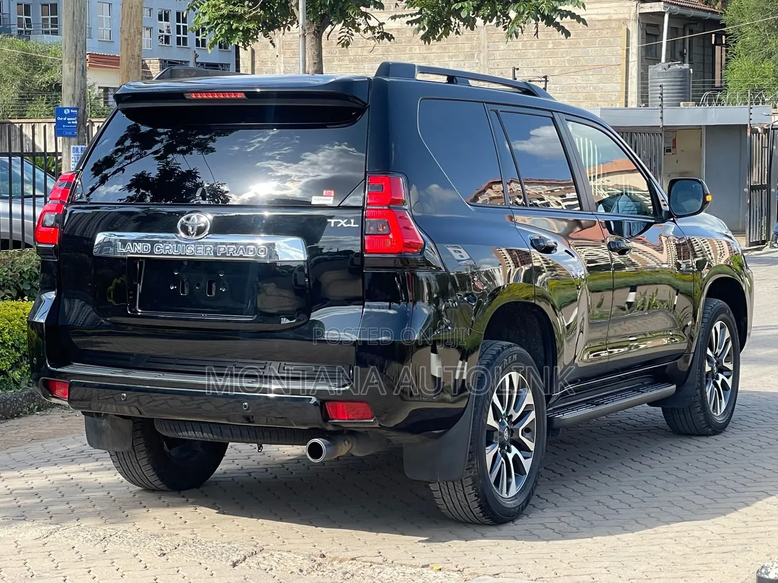 Toyota Land Cruiser Prado 2.7 2022 Black