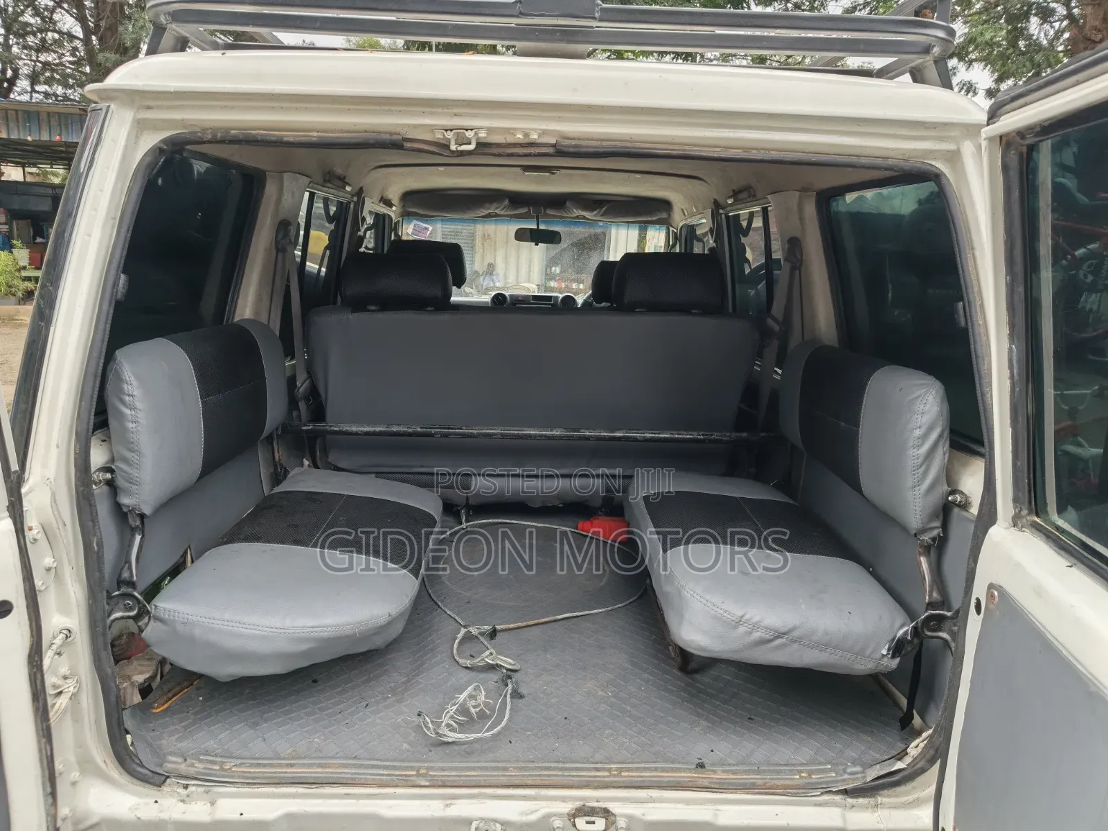 Toyota Land Cruiser 2011 White