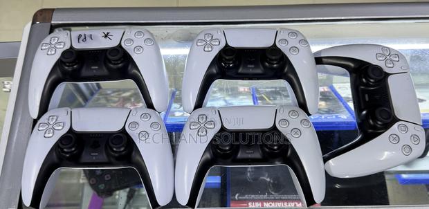 Mint Condition Ex Uk Ps5 Pads