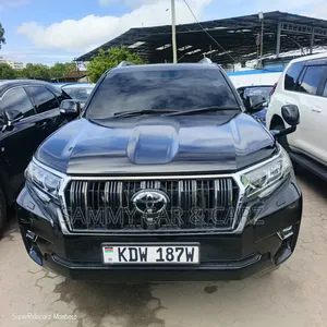Toyota Land Cruiser Prado 2.8 2022 Black