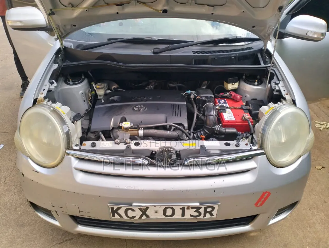 Toyota Sienta 1.5 FWD 2012 Silver