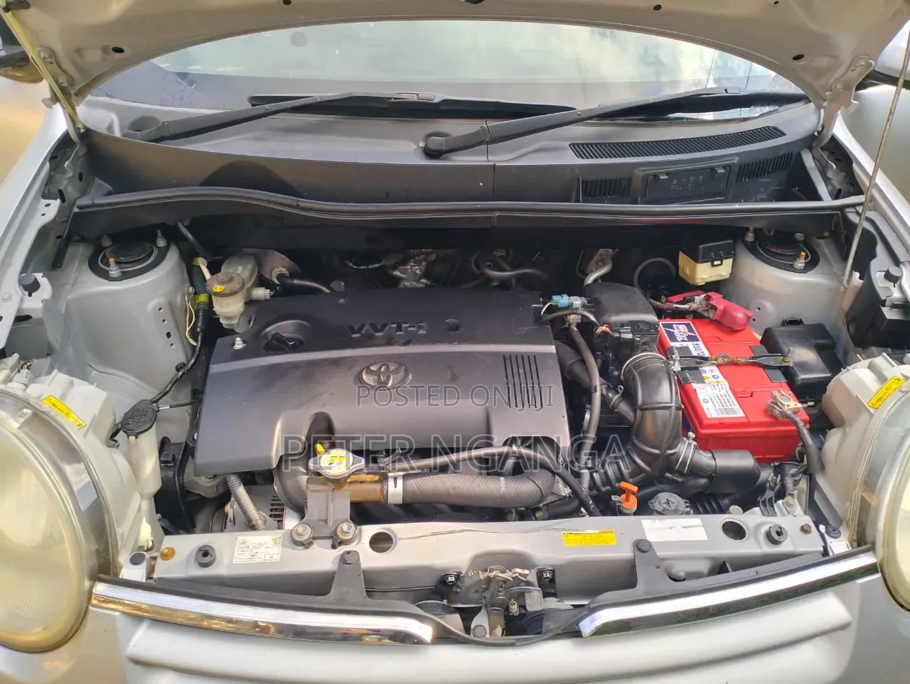 Toyota Sienta 1.5 FWD 2012 Silver