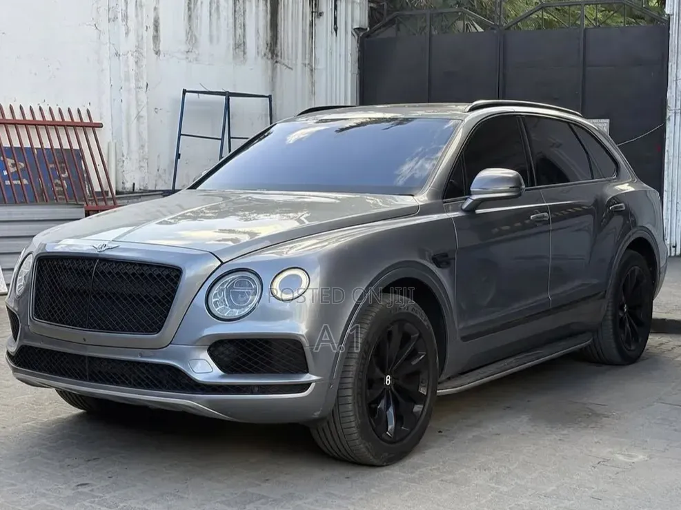 Bentley Bentayga W12 AWD 2017 Gray