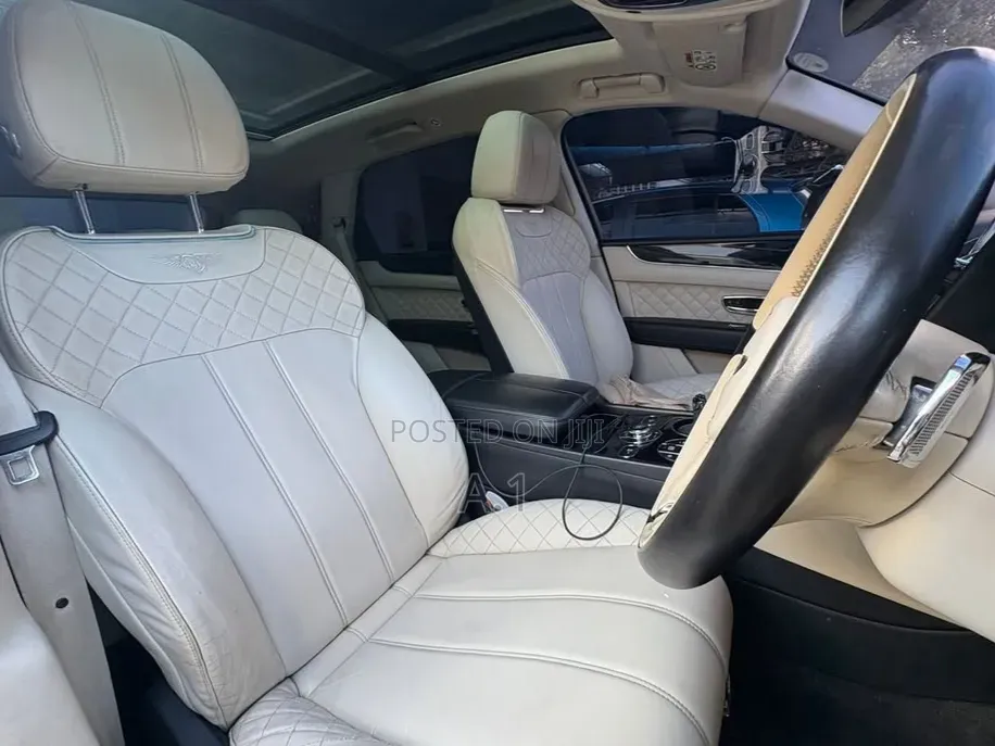 Bentley Bentayga W12 AWD 2017 Gray