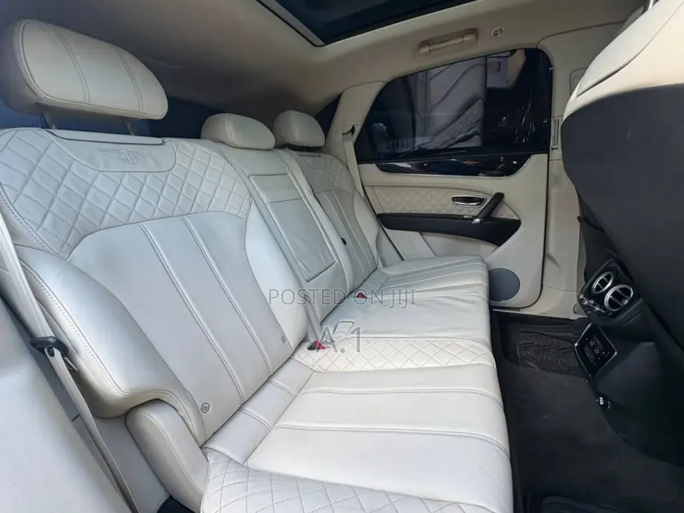 Bentley Bentayga W12 AWD 2017 Gray