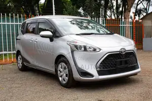 Toyota Sienta 1.5 FWD 2019 Silver