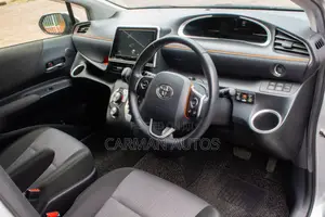 Toyota Sienta 1.5 FWD 2019 Silver