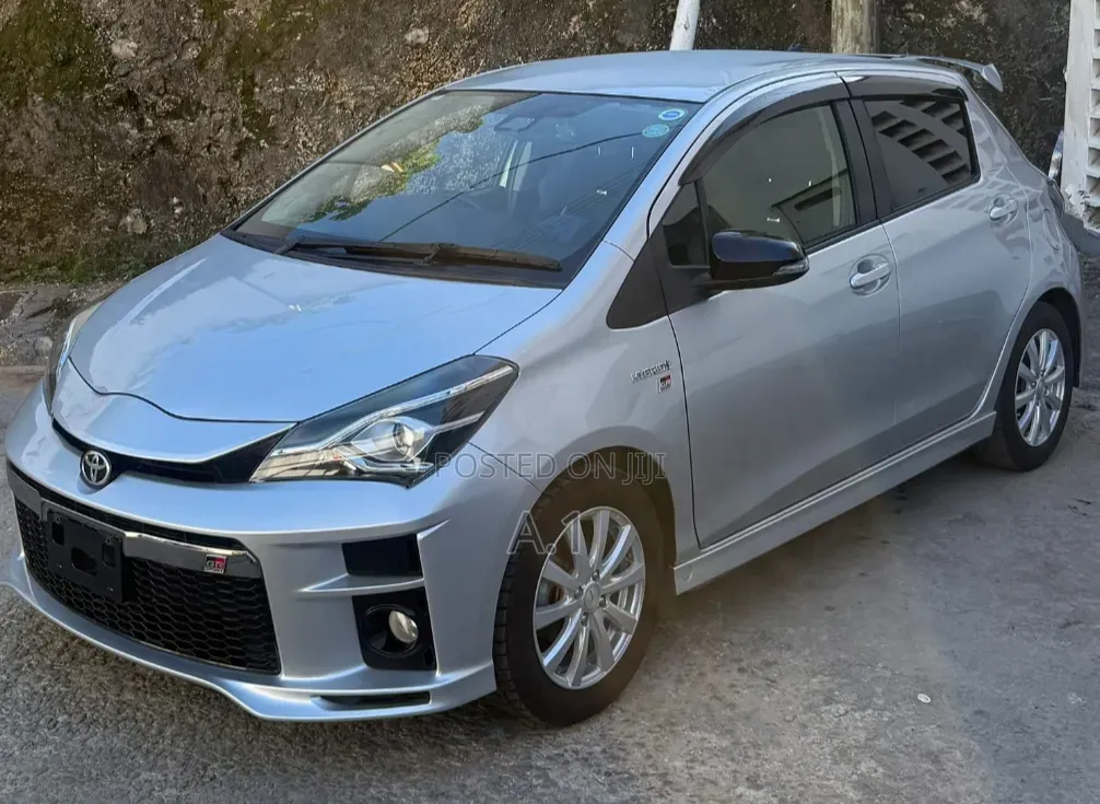 Toyota Vitz 2019 Silver