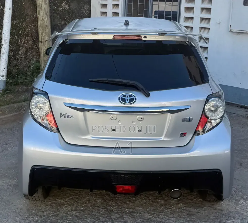 Toyota Vitz 2019 Silver