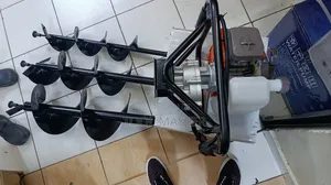 Premier 2stroke Earth Auger/Petrol Engine 2 Stroke Earth Auger Bitts