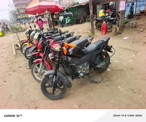 Bajaj Boxer 125 2025 Red