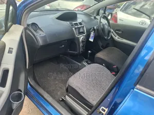 Toyota Vitz 1.3 FWD 5dr 2009 Blue