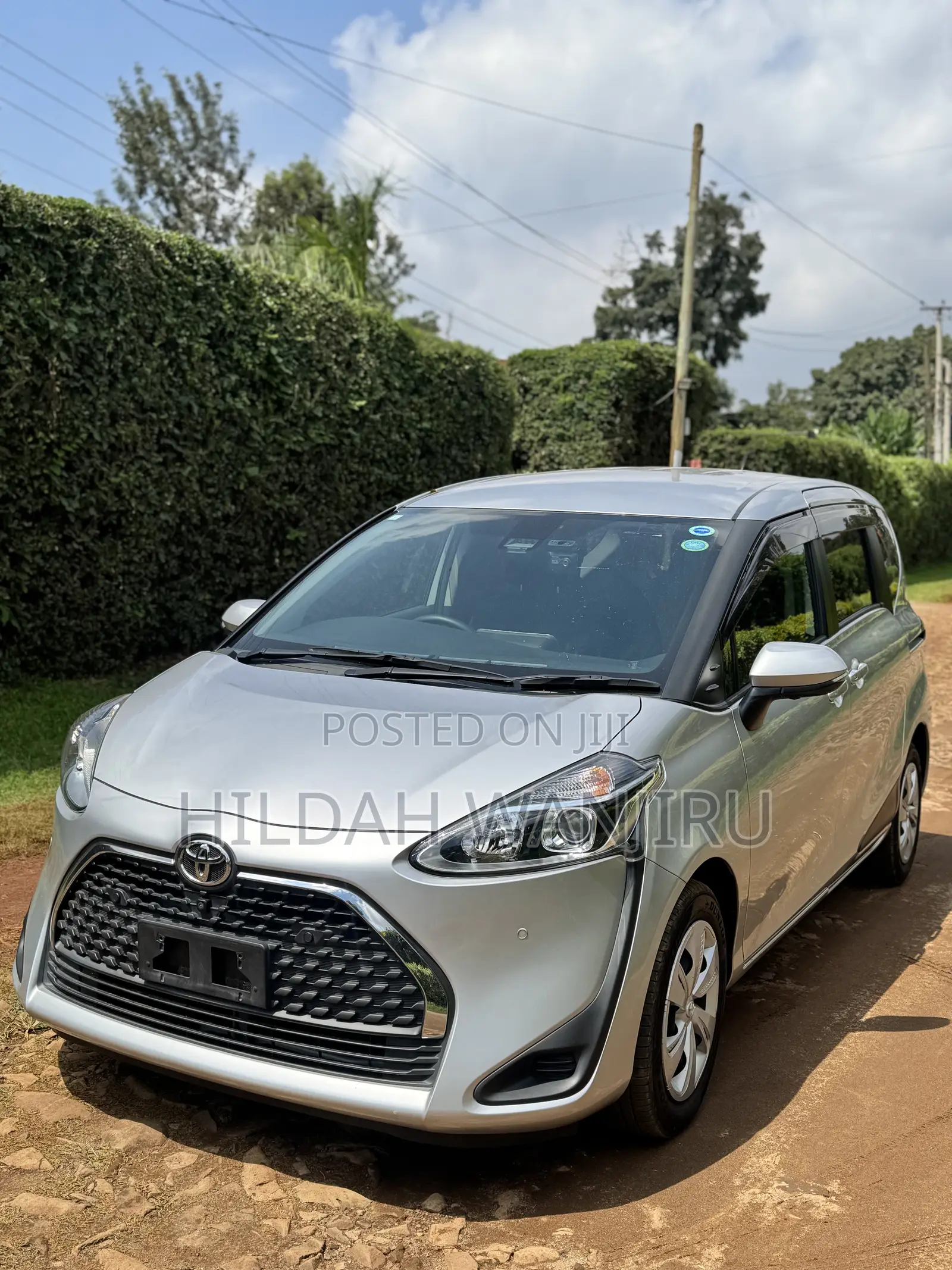 Toyota Sienta 2019 Silver
